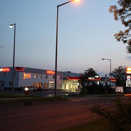 Impresja Motel Borek Wielkopolski Екстериор снимка